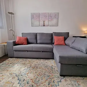 Valdebebas Con Garaje Gimnasio Y Piscina Apartamento Madrid